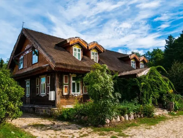 Pod Strzechą z zewnątrz